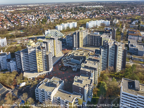 30.01.2024 - Marx-Zentrum, Studentenwohnheim und Wohnanlage Karl-Marx-Ring 52-62 und KMR 53-57c
