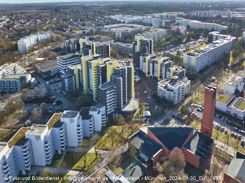 30.01.2024 - Marx-Zentrum, Studentenwohnheim und Wohnanlage Karl-Marx-Ring 52-62 und KMR 53-57c