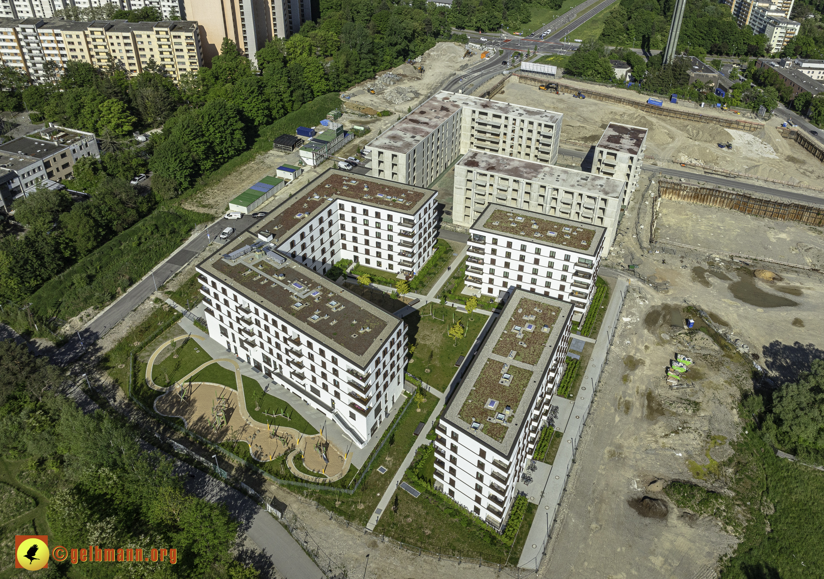 14.05.2024 - DEMOS-Baustelle und BayernHeim-Baustelle Alexisquartier in Neuperlach