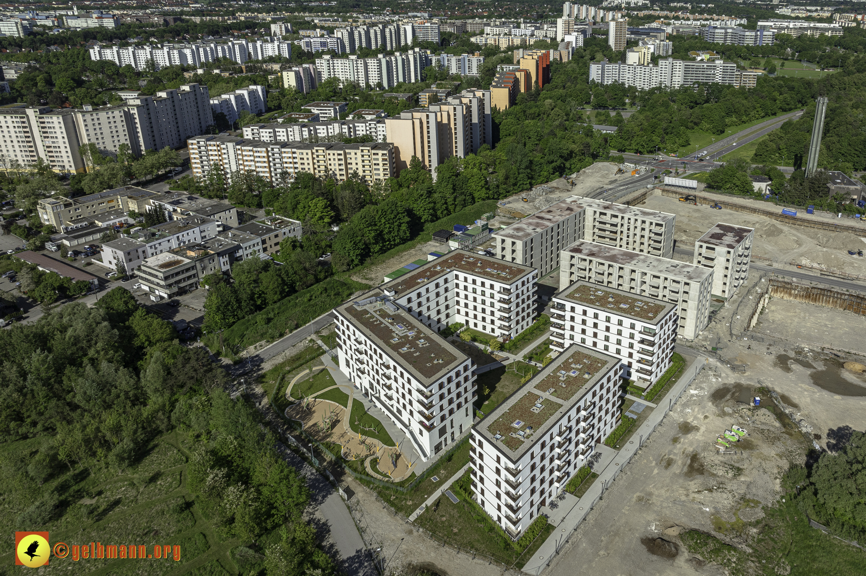 14.05.2024 - DEMOS-Baustelle und BayernHeim-Baustelle Alexisquartier in Neuperlach