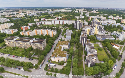 06.06.2024 - Marx-Zentrum, Studentenwohnheim, Wohnanlage Karl-Marx-Ring 52-62, KMR 53-57c Umgebung