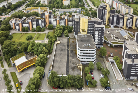 07.06.2024 - Marx-Zentrum, Studentenwohnheim, Wohnanlage Karl-Marx-Ring 52-62, KMR 53-57c Umgebung