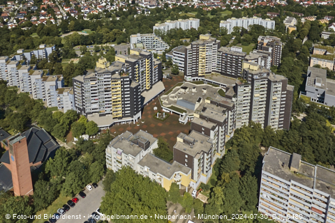 29.07.2024 - Marx-Zentrum, Studentenwohnheim, Wohnanlage Karl-Marx-Ring 52-62, KMR 53-57c Umgebung