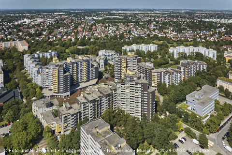 29.07.2024 - Marx-Zentrum, Studentenwohnheim, Wohnanlage Karl-Marx-Ring 52-62, KMR 53-57c Umgebung