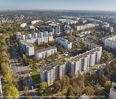 29.10.2024 - Marx-Zentrum, Studentenwohnheim, Wohnanlage Karl-Marx-Ring 52-62, KMR 53-57c Umgebung