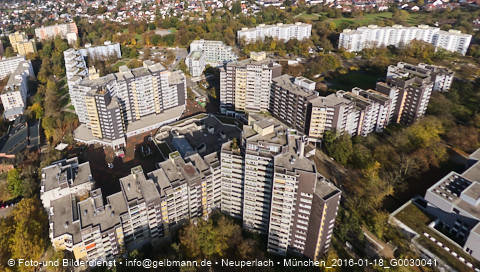 29.10.2024 - Marx-Zentrum, Studentenwohnheim, Wohnanlage Karl-Marx-Ring 52-62, KMR 53-57c Umgebung