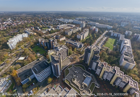29.10.2024 - Marx-Zentrum, Studentenwohnheim, Wohnanlage Karl-Marx-Ring 52-62, KMR 53-57c Umgebung