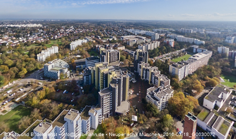 29.10.2024 - Marx-Zentrum, Studentenwohnheim, Wohnanlage Karl-Marx-Ring 52-62, KMR 53-57c Umgebung