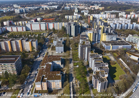 17.03.2025 - Marx-Zentrum, Studentenwohnheim, Wohnanlage Karl-Marx-Ring 52-62, KMR 53-57c Umgebung