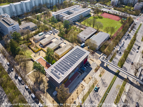 07.04.2025 - Münchner Wohnen am Karl-Marx-Ring 11-21 in Neuperlach