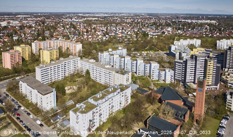 07.04.2025 - Marx-Zentrum, Studentenwohnheim, Wohnanlage Karl-Marx-Ring 52-62, KMR 53-57c Umgebung