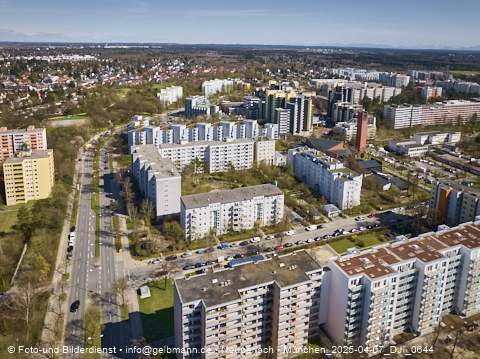 07.04.2025 - Marx-Zentrum, Studentenwohnheim, Wohnanlage Karl-Marx-Ring 52-62, KMR 53-57c Umgebung