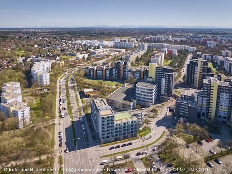 07.04.2025 - Marx-Zentrum, Studentenwohnheim, Wohnanlage Karl-Marx-Ring 52-62, KMR 53-57c Umgebung