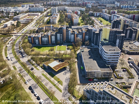 07.04.2025 - Marx-Zentrum, Studentenwohnheim, Wohnanlage Karl-Marx-Ring 52-62, KMR 53-57c Umgebung