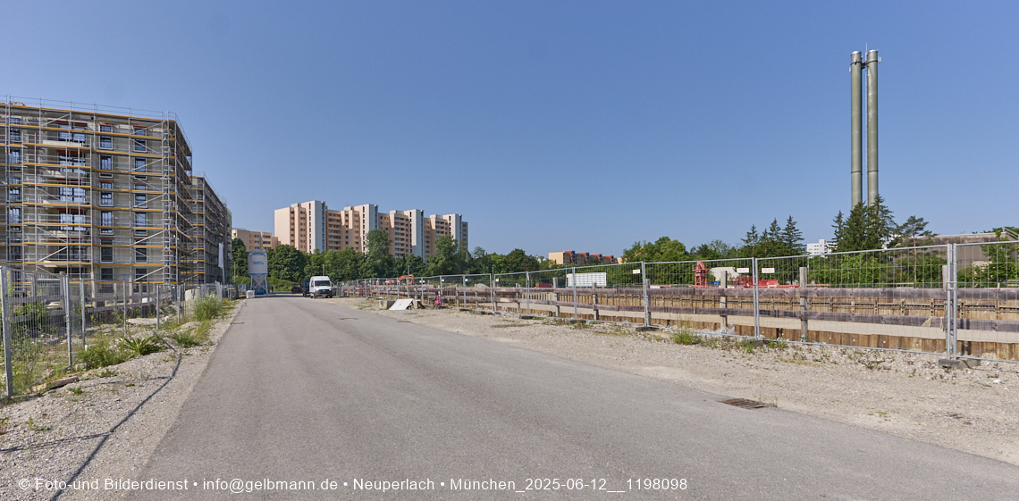 12.06.2025 - Alexisquartier_mit_Wohnanlage Karl-Marx-Ring 52-62 und das Marx-Zentrum in Neuperlach