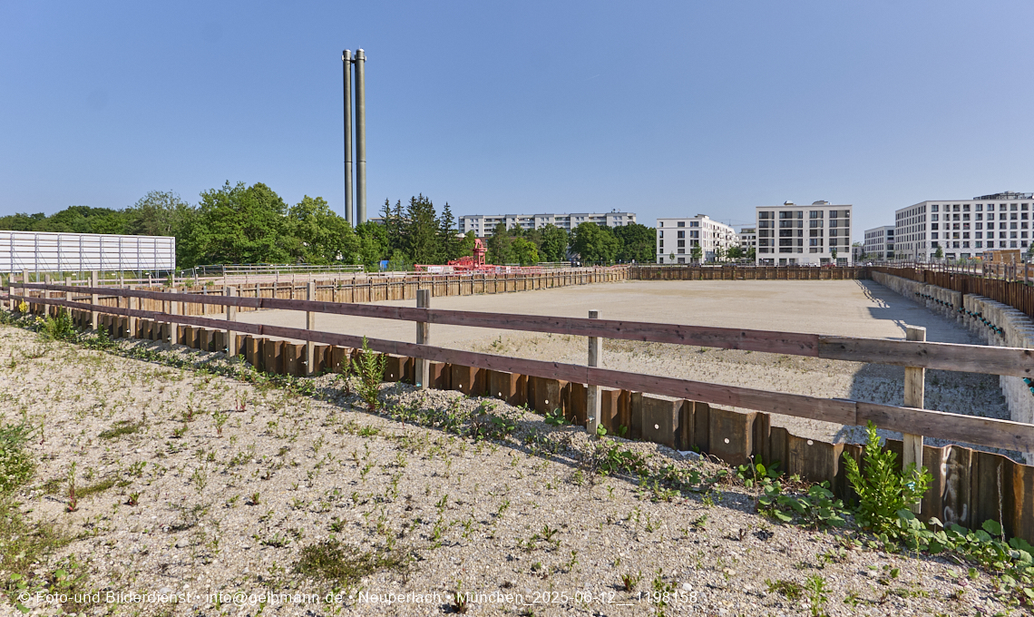 12.06.2025 - Alexisquartier_mit_Wohnanlage Karl-Marx-Ring 52-62 und das Marx-Zentrum in Neuperlach
