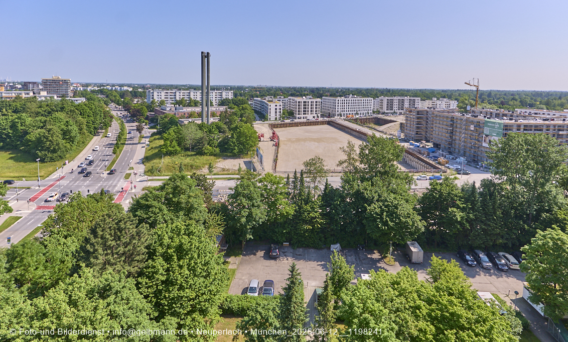 12.06.2025 - Alexisquartier_mit_Wohnanlage Karl-Marx-Ring 52-62 und das Marx-Zentrum in Neuperlach