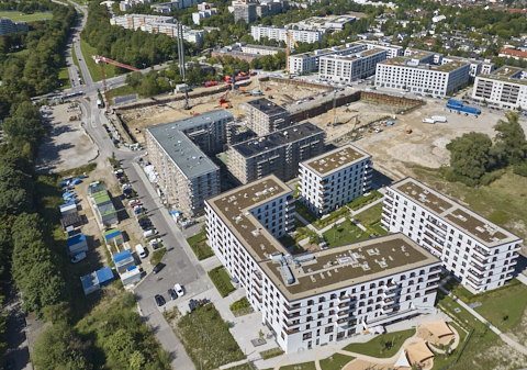 03.09.2025 - Luftbilder der DEMOS-Baustelle und BayernHeim-Baustelle Alexiqauartier und BayernHeim in Neuperlach