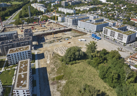 03.09.2025 - Luftbilder der DEMOS-Baustelle und BayernHeim-Baustelle Alexiqauartier und BayernHeim in Neuperlach