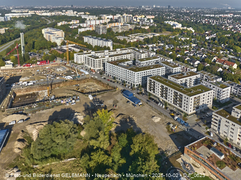 02.10.2025 - Baustelle BayernHeim und DEMOS im Alexisquartier