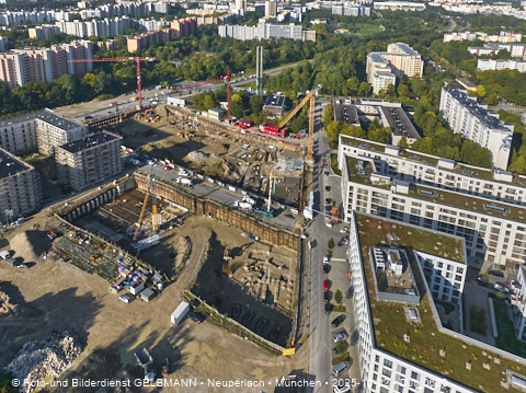 02.10.2025 - Baustelle BayernHeim und DEMOS im Alexisquartier
