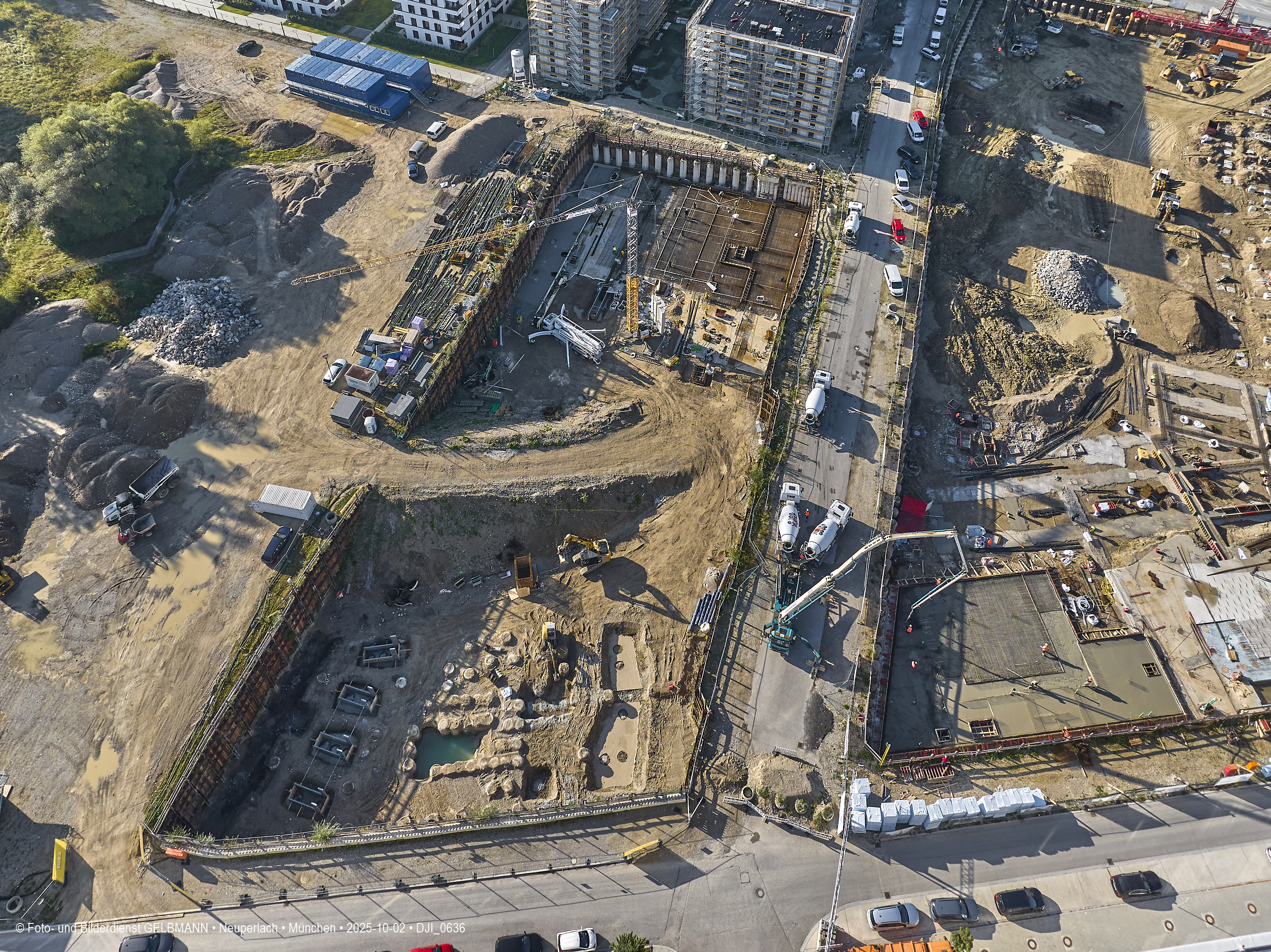 02.10.2025 - Baustelle BayernHeim und DEMOS im Alexisquartier