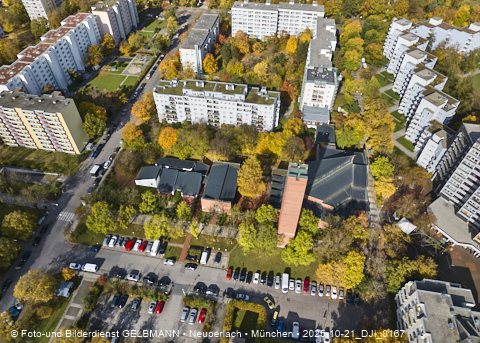 21.10.2025 - Marx-Zentrum und Karl-Marx-Ring 52-62 mit Umgebung in Neuperlach