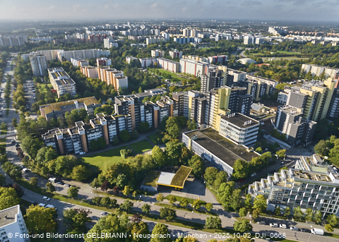 21.10.2025 - Marx-Zentrum und Karl-Marx-Ring 52-62 mit Umgebung in Neuperlach