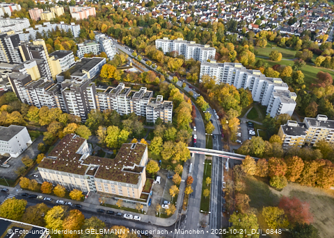 21.10.2025 - Marx-Zentrum und Karl-Marx-Ring 52-62 mit Umgebung in Neuperlach