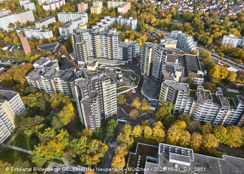 21.10.2025 - Marx-Zentrum und Karl-Marx-Ring 52-62 mit Umgebung in Neuperlach