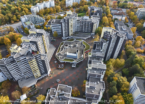 21.10.2025 - Marx-Zentrum und Karl-Marx-Ring 52-62 mit Umgebung in Neuperlach
