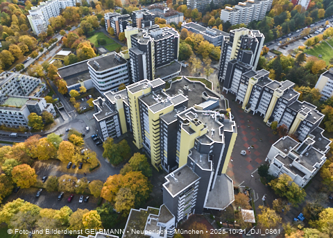 21.10.2025 - Marx-Zentrum und Karl-Marx-Ring 52-62 mit Umgebung in Neuperlach