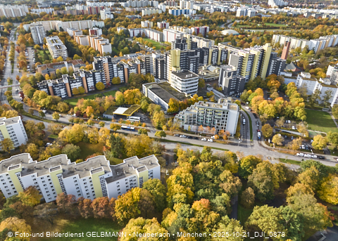 21.10.2025 - Marx-Zentrum und Karl-Marx-Ring 52-62 mit Umgebung in Neuperlach