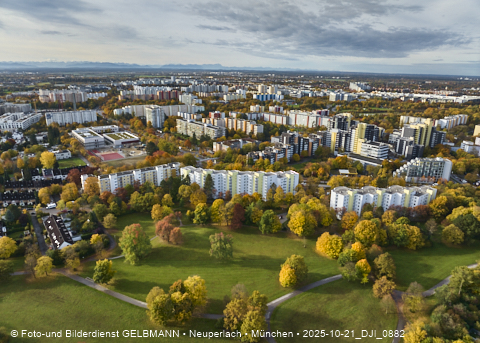 21.10.2025 - Marx-Zentrum und Karl-Marx-Ring 52-62 mit Umgebung in Neuperlach
