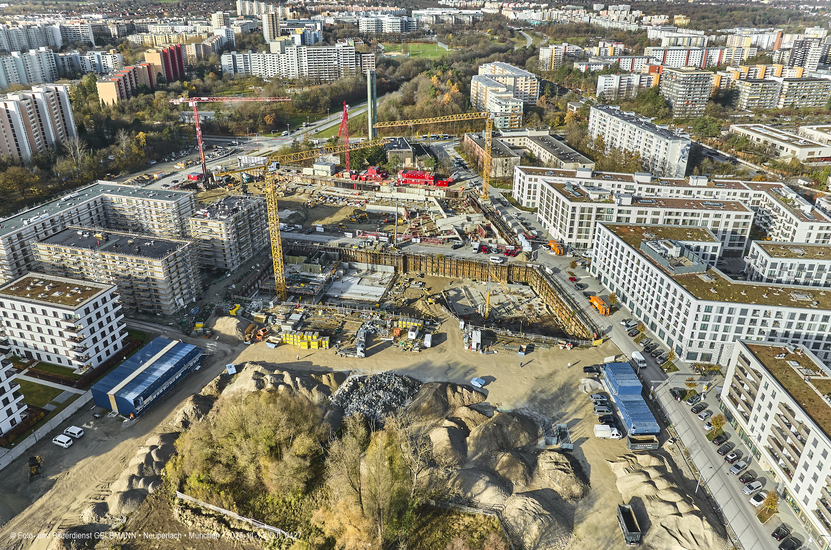 Baustelle Alexisquartier und BayernHeim in Neuperlach