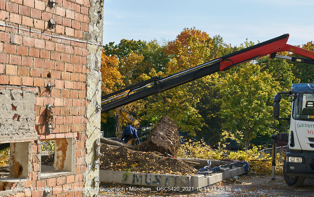 11.10.2021 - Abrissarbeiten am Quiddetentrum in Neuperlach